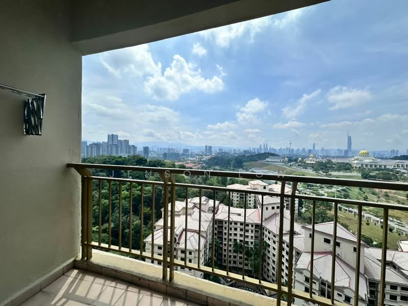 Servis Apartment untuk Disewa di Windsor Tower - Jenson Low - Balcony - PropertyGuru.com.my