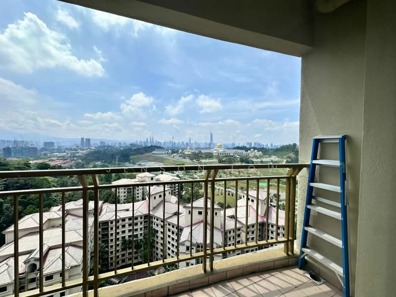 Servis Apartment untuk Disewa di Windsor Tower - Jenson Low - Balcony - PropertyGuru.com.my