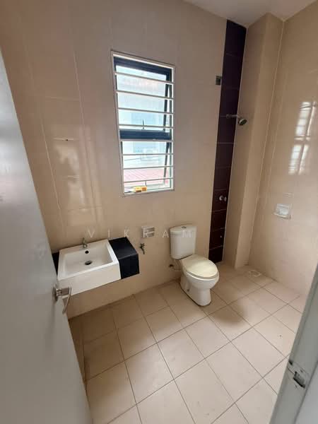 2-storey Terraced House for Sale in Saujana Rawang (Rawang) - Vikram . - Bathroom - PropertyGuru.com.my
