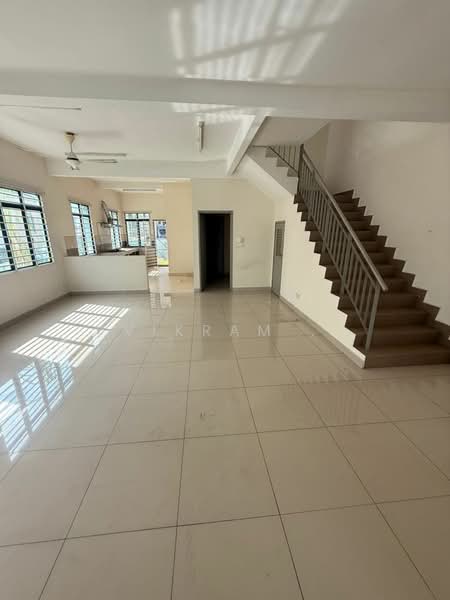 2-storey Terraced House for Sale in Saujana Rawang (Rawang) - Vikram . - Living Room - PropertyGuru.com.my