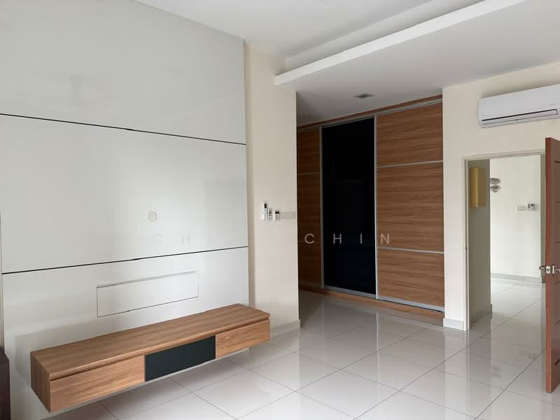 Cluster House for Rent in Austin Heights (Tebrau) - Chloe Chin - Living Room - PropertyGuru.com.my
