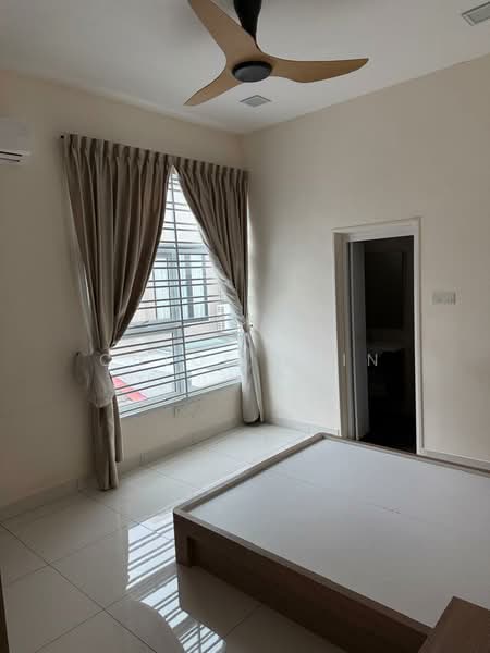 Cluster House for Rent in Austin Heights (Tebrau) - Chloe Chin - Bedroom - PropertyGuru.com.my