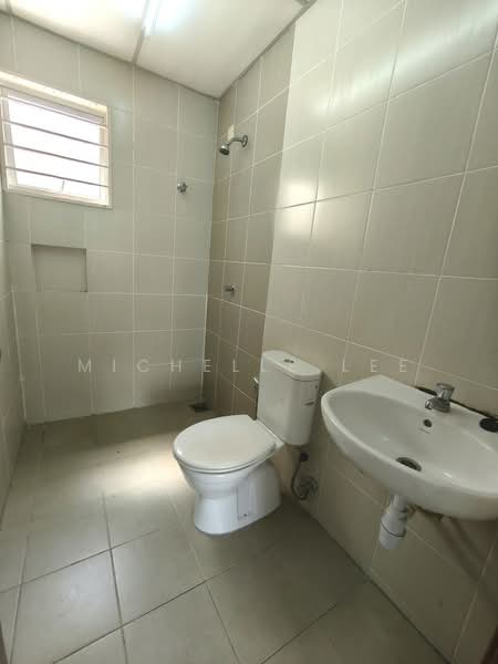 Pangsapuri untuk Disewa di Akasia Apartment - Michelle Lee - Bathroom - PropertyGuru.com.my