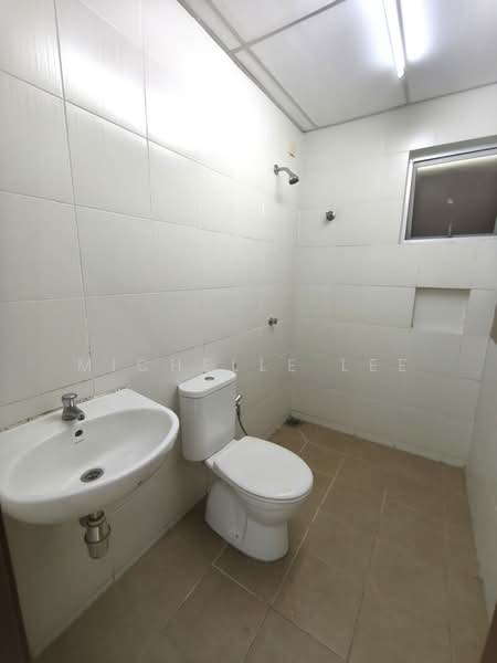 Pangsapuri untuk Disewa di Akasia Apartment - Michelle Lee - Bathroom - PropertyGuru.com.my