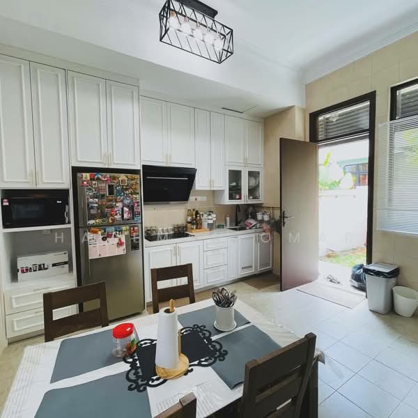 Bungalow for Sale in Bukit Jelutong (Shah Alam) - Hazeman Omar - Kitchen - PropertyGuru.com.my