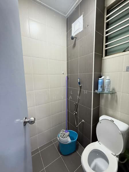 Rumah Teres 2 Tingkat untuk Dijual di Bandar Tiram (Ulu Tiram) - Ong Lih Shyan - Bathroom - PropertyGuru.com.my