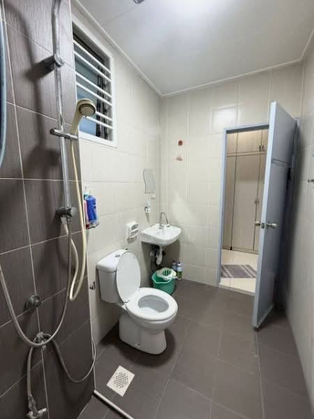 Rumah Teres 2 Tingkat untuk Dijual di Bandar Tiram (Ulu Tiram) - Ong Lih Shyan - Bathroom - PropertyGuru.com.my