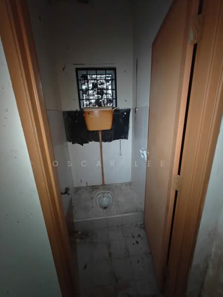 Kedai untuk Disewa di Kota Warisan (Sepang) - Oscar Lee - Bathroom - PropertyGuru.com.my