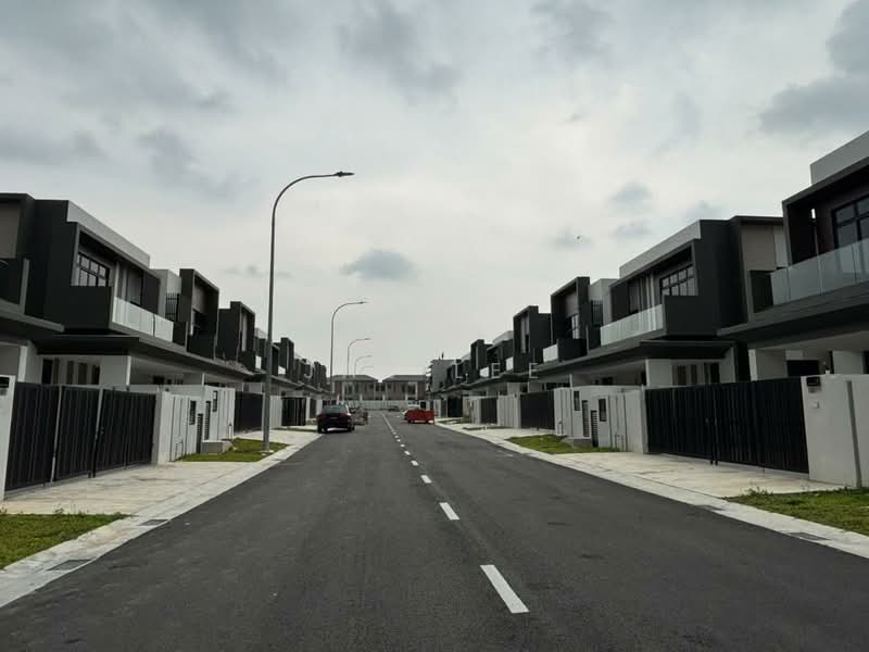 Semi-Detached House for Sale in Taman Sutera Utama (Skudai) - Jaz Lee - PropertyGuru.com.my