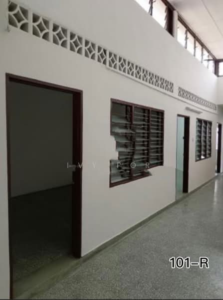 1-storey Terraced House for Sale in Kampung Batu Belah (Klang) - Ivy Por - Corridor - PropertyGuru.com.my