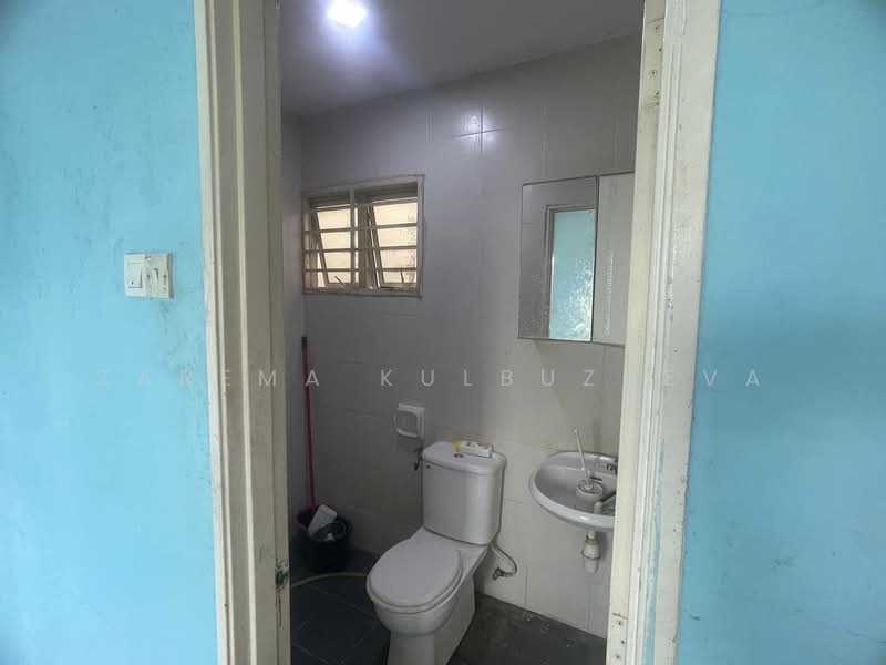Townhouse for Sale in Taman Putra Perdana (Puchong) - Zarema Kulbuzheva - Bathroom - PropertyGuru.com.my