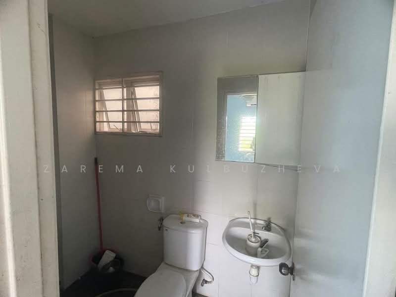 Townhouse for Sale in Taman Putra Perdana (Puchong) - Zarema Kulbuzheva - Bathroom - PropertyGuru.com.my