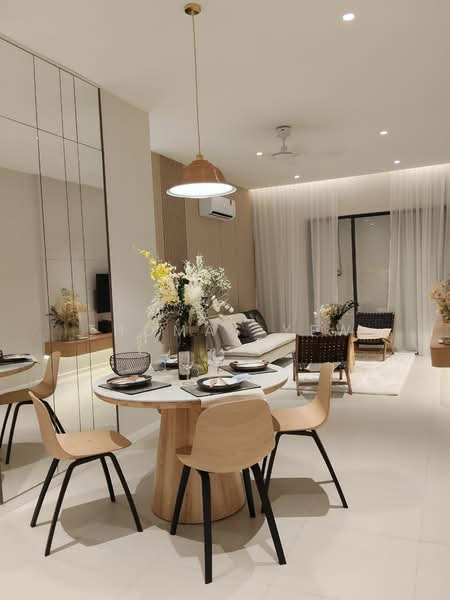 Tanah Kediaman untuk Dijual di Bandar Cassia (Batu Kawan) - Thomas Yew - Dining Room - PropertyGuru.com.my