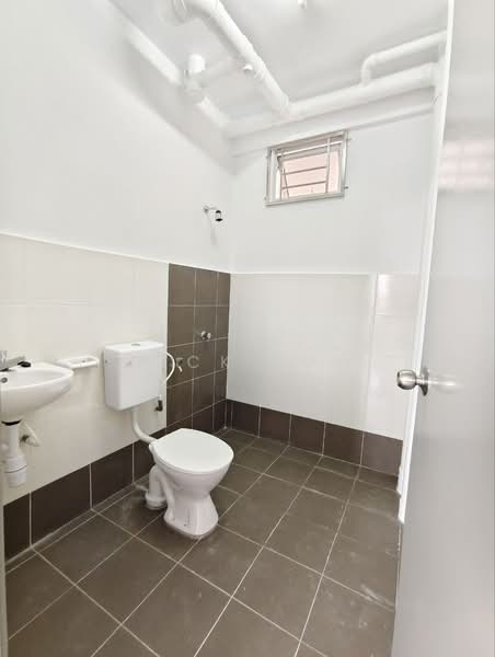 Rumah Flat untuk Disewa di PANGSAPURI CENDERA 1 - Nick Low - Bathroom - PropertyGuru.com.my