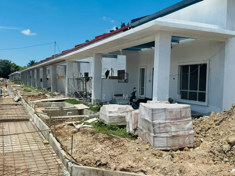 Rumah Berkembar untuk Dijual di Port Klang (Pelabuhan Klang) (Selangor) - Wan Azemi Wan Daud - Exterior - PropertyGuru.com.my