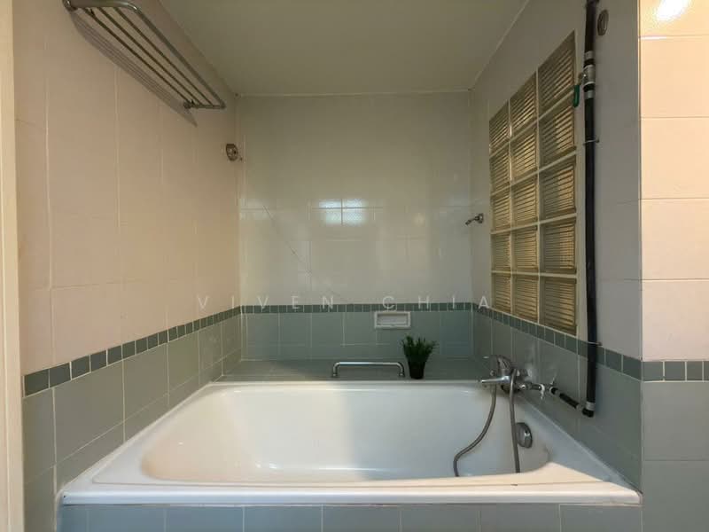 Pangsapuri untuk Disewa di Sucasa Corporate - Viven Chia - Bathroom - PropertyGuru.com.my