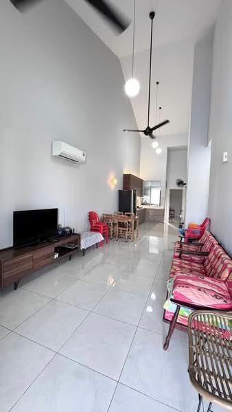 Rumah Teres 1 Tingkat untuk Disewa di Johor Bahru (Johor) - Serine Tan - Living Room - PropertyGuru.com.my