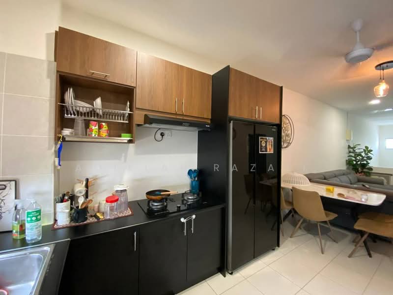 Townhouse for Sale in Dengkil (Selangor) - Aqillah Razali - Kitchen - PropertyGuru.com.my