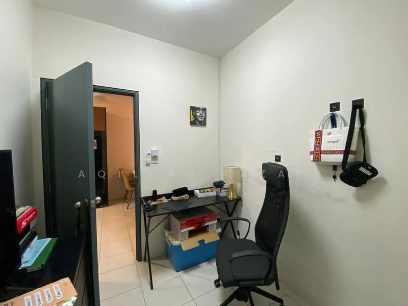 Townhouse for Sale in Dengkil (Selangor) - Aqillah Razali - Study - PropertyGuru.com.my