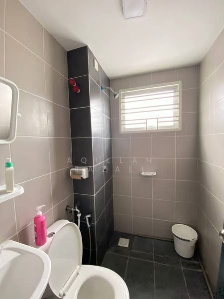 Townhouse for Sale in Dengkil (Selangor) - Aqillah Razali - Bathroom - PropertyGuru.com.my