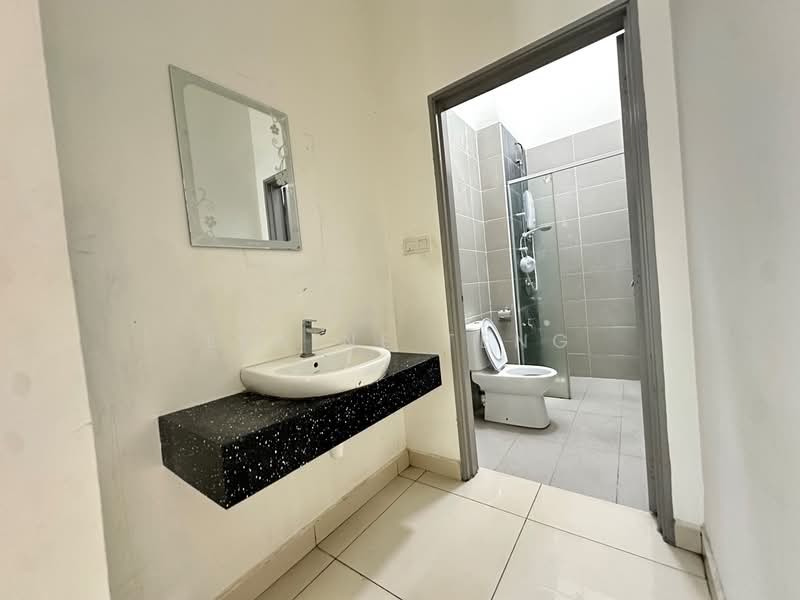 Rumah Berkembar untuk Disewa di Canary Garden (Klang) - Elaine Teng - Bathroom - PropertyGuru.com.my