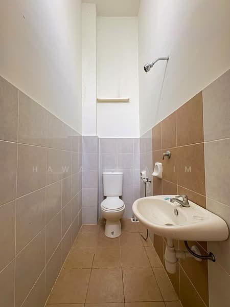Rumah Teres 2 Tingkat untuk Dijual di Bandar Rinching Seksyen 6 (Semenyih) - Hawa Ibrahim - Bathroom - PropertyGuru.com.my