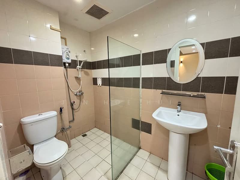 Rumah Berkembar untuk Disewa di Kota Kinabalu (Sabah) - Jun Hoe Hui - Bathroom - PropertyGuru.com.my