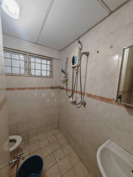 Kondominium untuk Disewa di Sri Emas - Eng Swee Siong - Bathroom - PropertyGuru.com.my