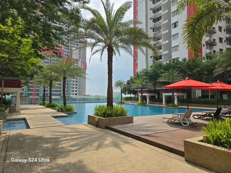 Servis Apartment untuk Disewa di Main Place Residence - Ann . - Pool - PropertyGuru.com.my