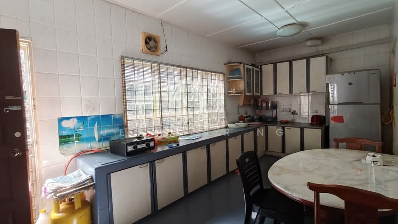 2-storey Terraced House for Sale in Usj 6 (Subang Jaya) - Jennifer Ng - Kitchen - PropertyGuru.com.my
