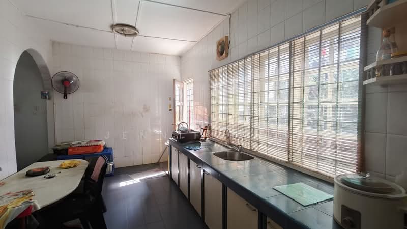 2-storey Terraced House for Sale in Usj 6 (Subang Jaya) - Jennifer Ng - Kitchen - PropertyGuru.com.my