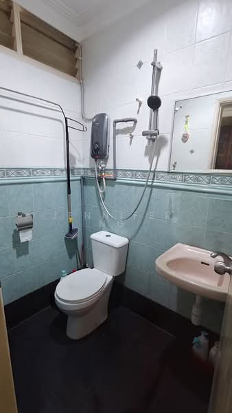 2-storey Terraced House for Sale in Usj 6 (Subang Jaya) - Jennifer Ng - Bathroom - PropertyGuru.com.my