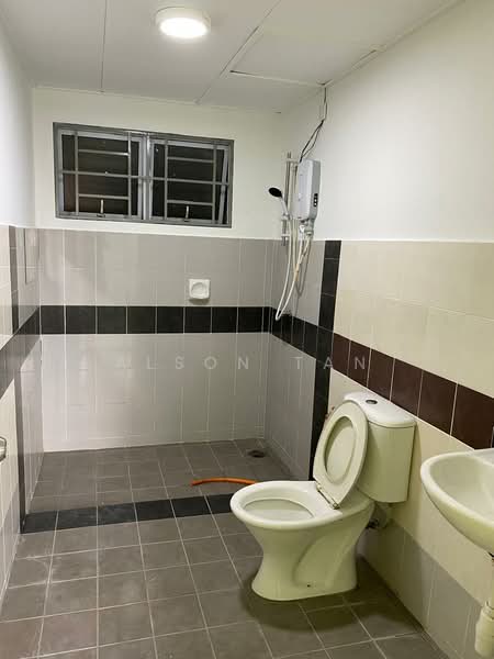 Servis Apartment untuk Disewa di Koi Kinrara - Alson Tan - Bathroom - PropertyGuru.com.my