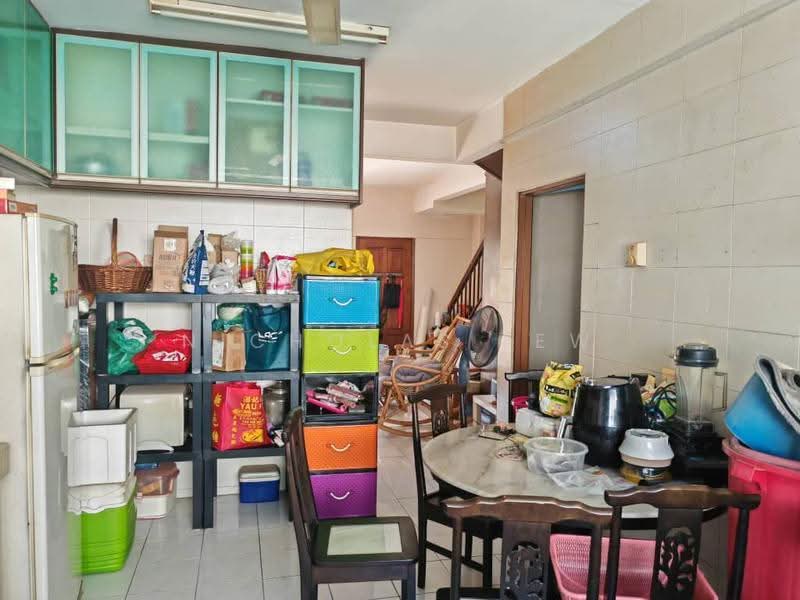 2-storey Terraced House for Sale in Taman Bukit Serdang (Seri Kembangan) - Nicholas Lew - Kitchen - PropertyGuru.com.my
