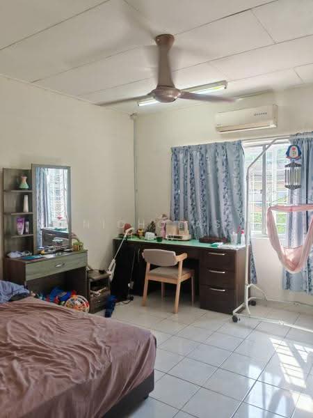 2-storey Terraced House for Sale in Taman Bukit Serdang (Seri Kembangan) - Nicholas Lew - Bedroom - PropertyGuru.com.my