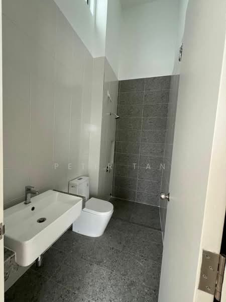 Rumah Teres 2 Tingkat untuk Dijual di Eco Majestic (Semenyih) - Peter Tan - Bathroom - PropertyGuru.com.my