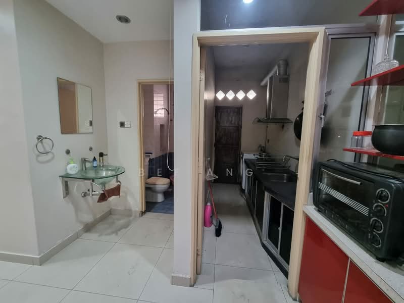 Semi-Detached House for Sale in Taman Aman Perdana (Kapar) - Bee Ang - Kitchen - PropertyGuru.com.my