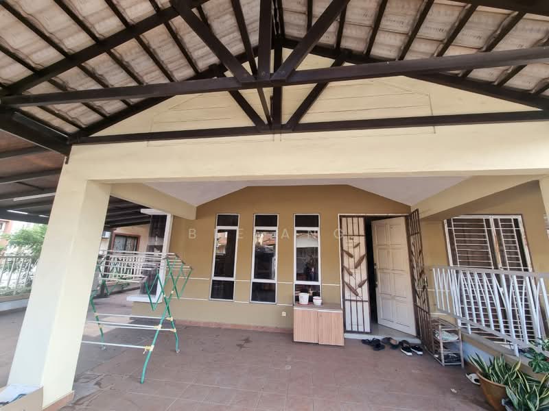 Semi-Detached House for Sale in Taman Aman Perdana (Kapar) - Bee Ang - Exterior - PropertyGuru.com.my