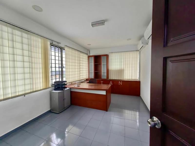 Kilang untuk Disewa di Taman Desa Cemerlang (Ulu Tiram) - Sky Tan - Study - PropertyGuru.com.my