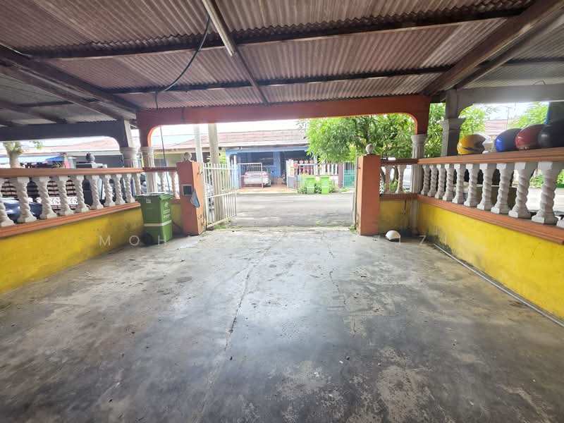 1-storey Terraced House for Sale in Taman Seri Mahkota Aman (Kuantan) - Mohammad Azizi - PropertyGuru.com.my
