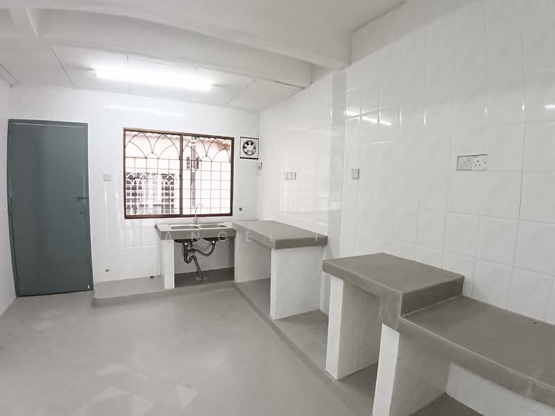 2-storey Terraced House for Rent in BANDAR PUCHONG JAYA (Puchong) - Angel Tan - Kitchen - PropertyGuru.com.my