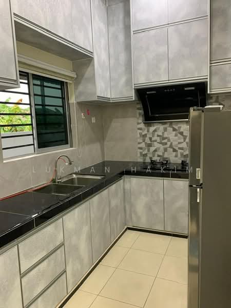 1-storey Terraced House for Sale in Seksyen 30 (Shah Alam) - Lukman Hakim - Kitchen - PropertyGuru.com.my
