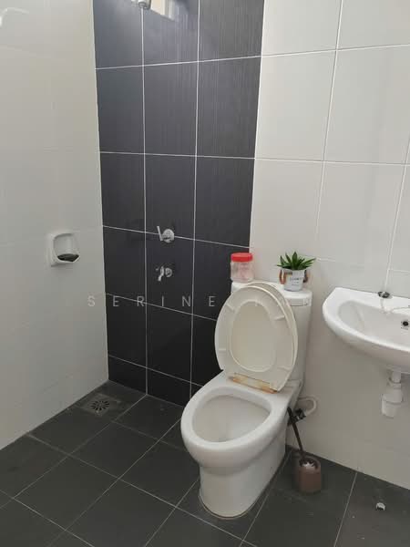 Rumah Teres untuk Disewa di Taman Mutiara Rini (Skudai) - Serine Tan - Bathroom - PropertyGuru.com.my
