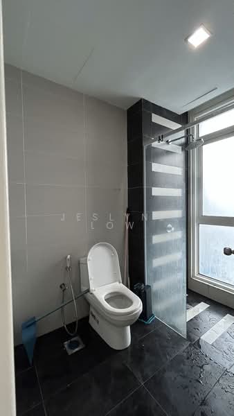 Pangsapuri untuk Dijual di Central Residence @ Sungai Besi - Jeslyne Low - Bathroom - PropertyGuru.com.my