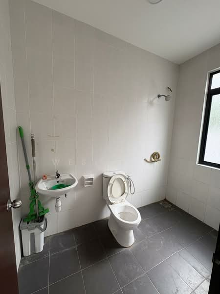 Terraced House for Rent in Kajang East (Semenyih) - Wesley Fu - Bathroom - PropertyGuru.com.my