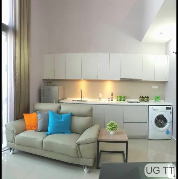 Servis Apartment untuk Disewa di i-SOHO @ i-City - Ivy Por - Living Room - PropertyGuru.com.my