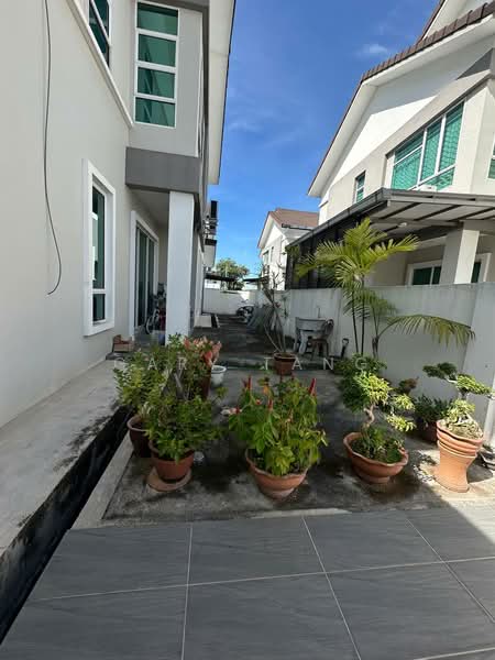 Semi-Detached House for Sale in Bandar Baru Sri Klebang (Chemor) - Gary Tang - Exterior - PropertyGuru.com.my