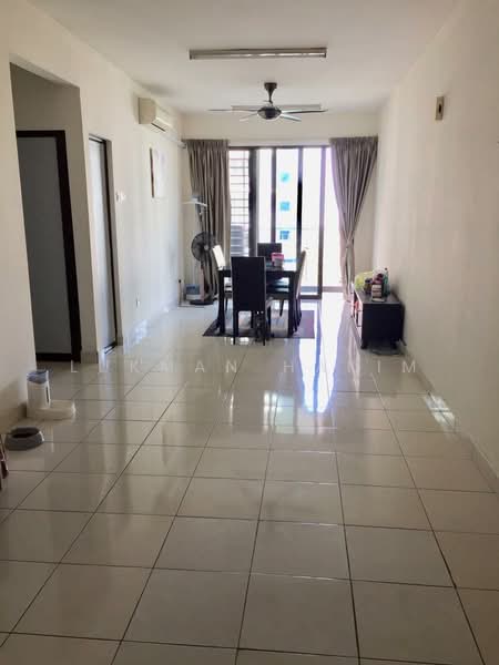 Kondominium untuk Dijual di Indah Alam (Subang Andaman) - Lukman Hakim - Living Room - PropertyGuru.com.my