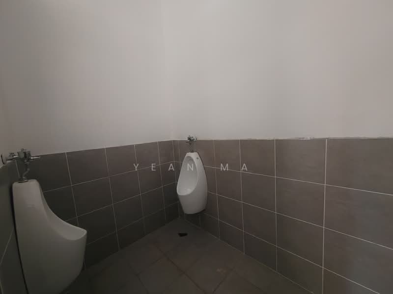 Shop / Office for Rent in Rawang (Selangor) - Yean Ma - Bathroom - PropertyGuru.com.my