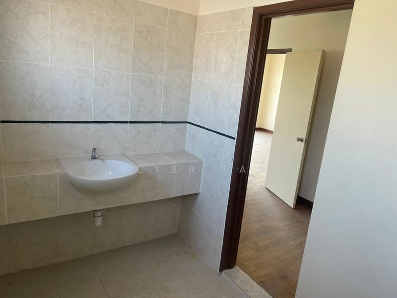 Semi-Detached House for Sale in Prima Saujana (Kajang) - Peter Tan - Bathroom - PropertyGuru.com.my